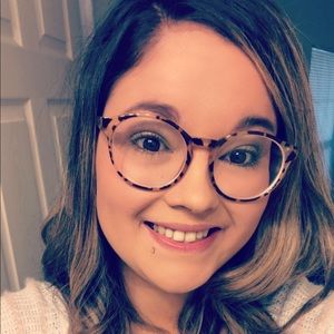 Meet your Posher, Caitlyn